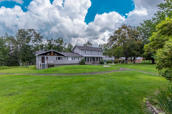 Never Alone – Adolescent Addiction Treatment Center Featured Image