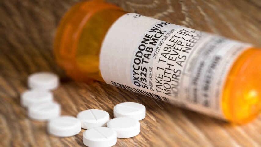 Oxycodone tablets for opioid epidemic rehab illustration